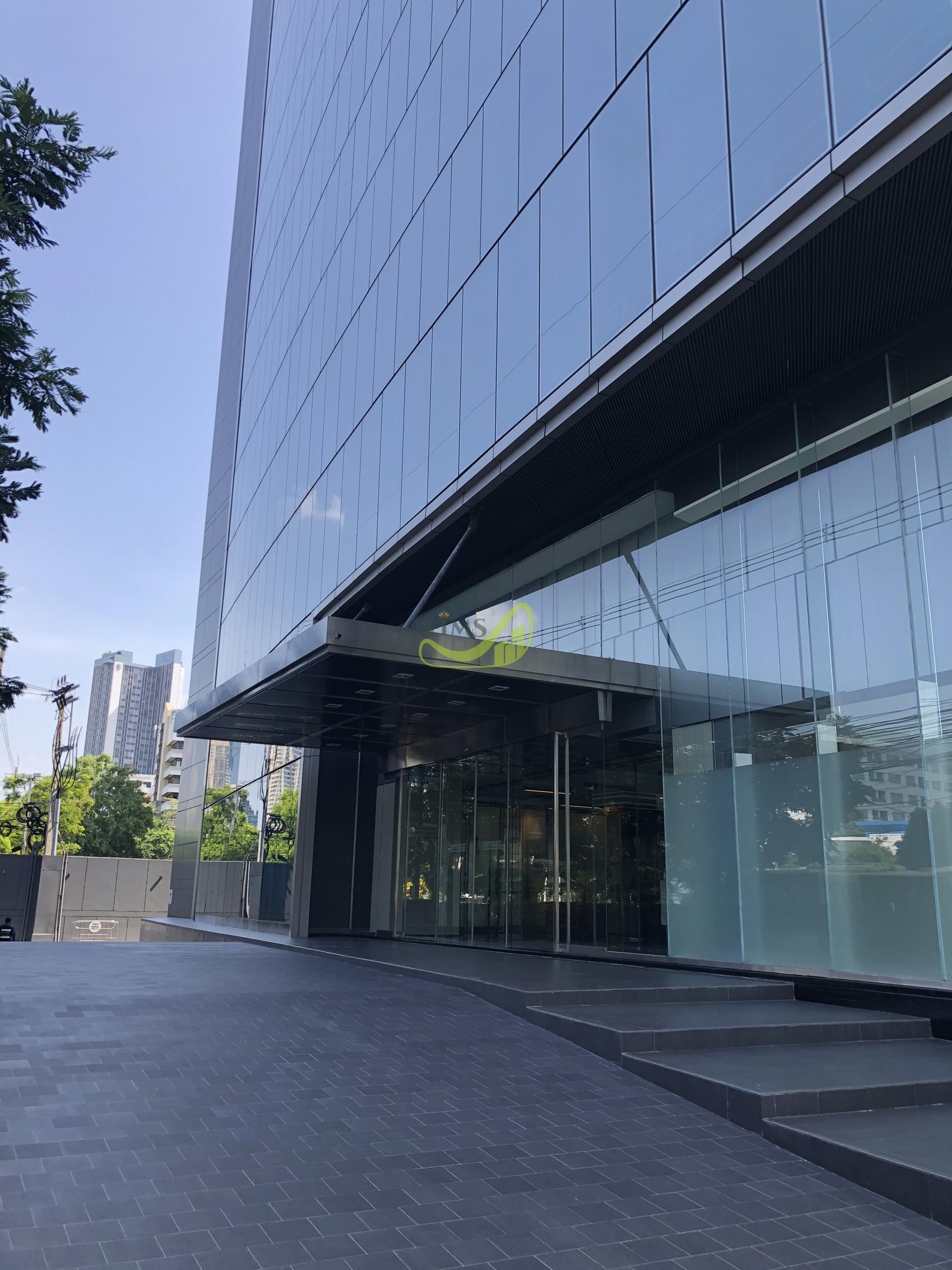 Pipatanasin-Building2